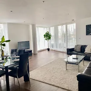 https://royal-victoria-flats.cambridgehotelsuk.com